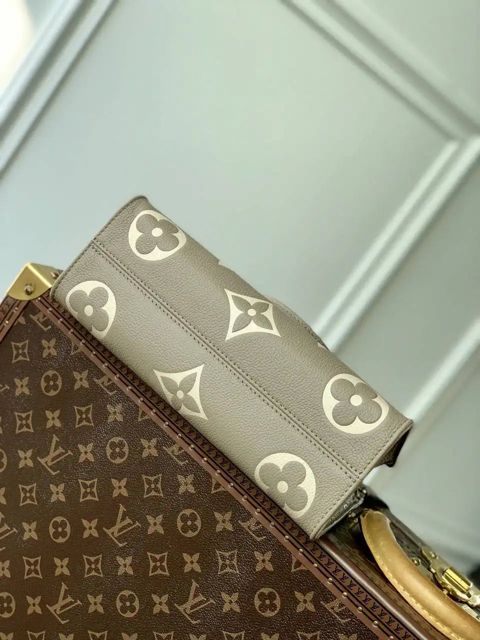 LV M23641 Louis Vuitton OnTheGo East West Tote Bag Bicolor Monogram Empreinte Leather