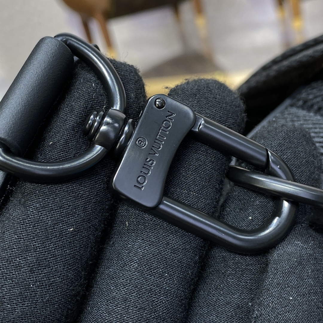 LV M23736 Louis Vuitton Pilot Slingbag Black - Default Title - View 7