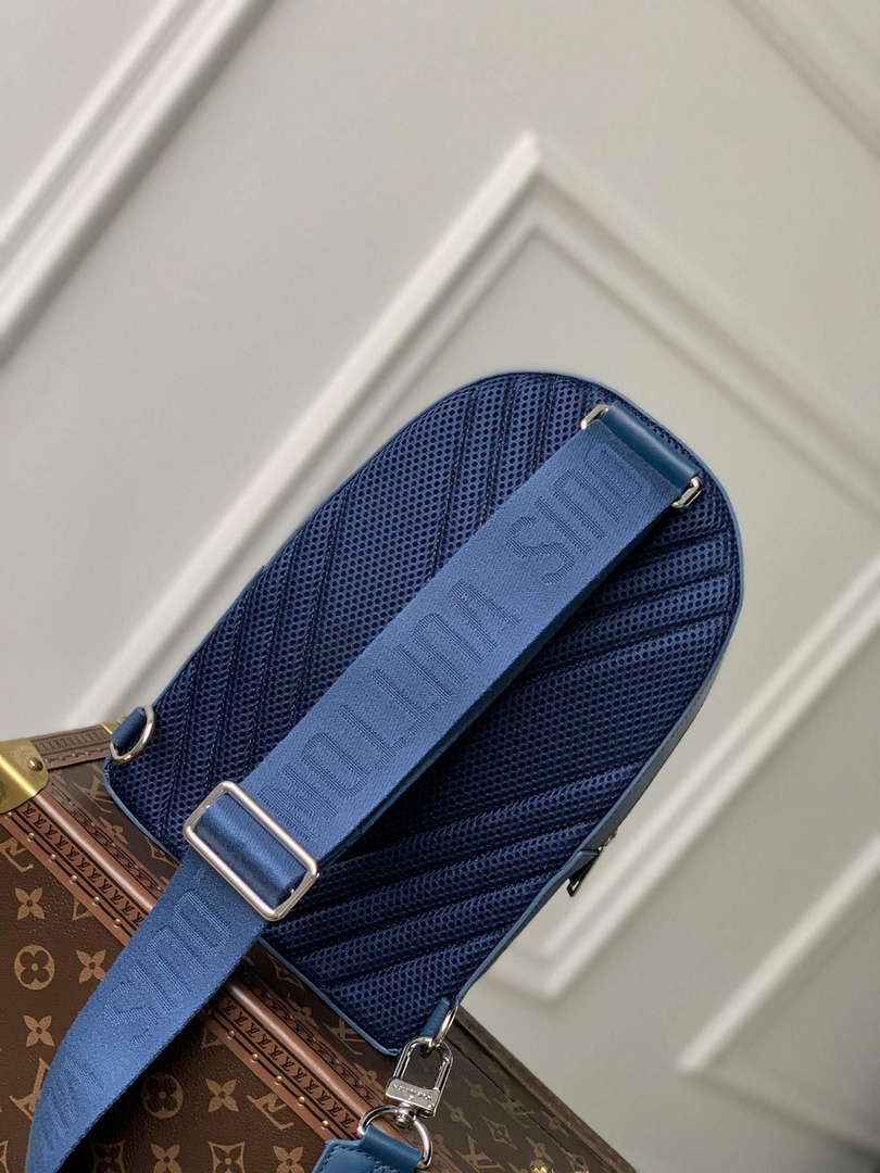 LV M23765 Louis Vuitton Pilot Slingbag Blue - Default Title - View 4