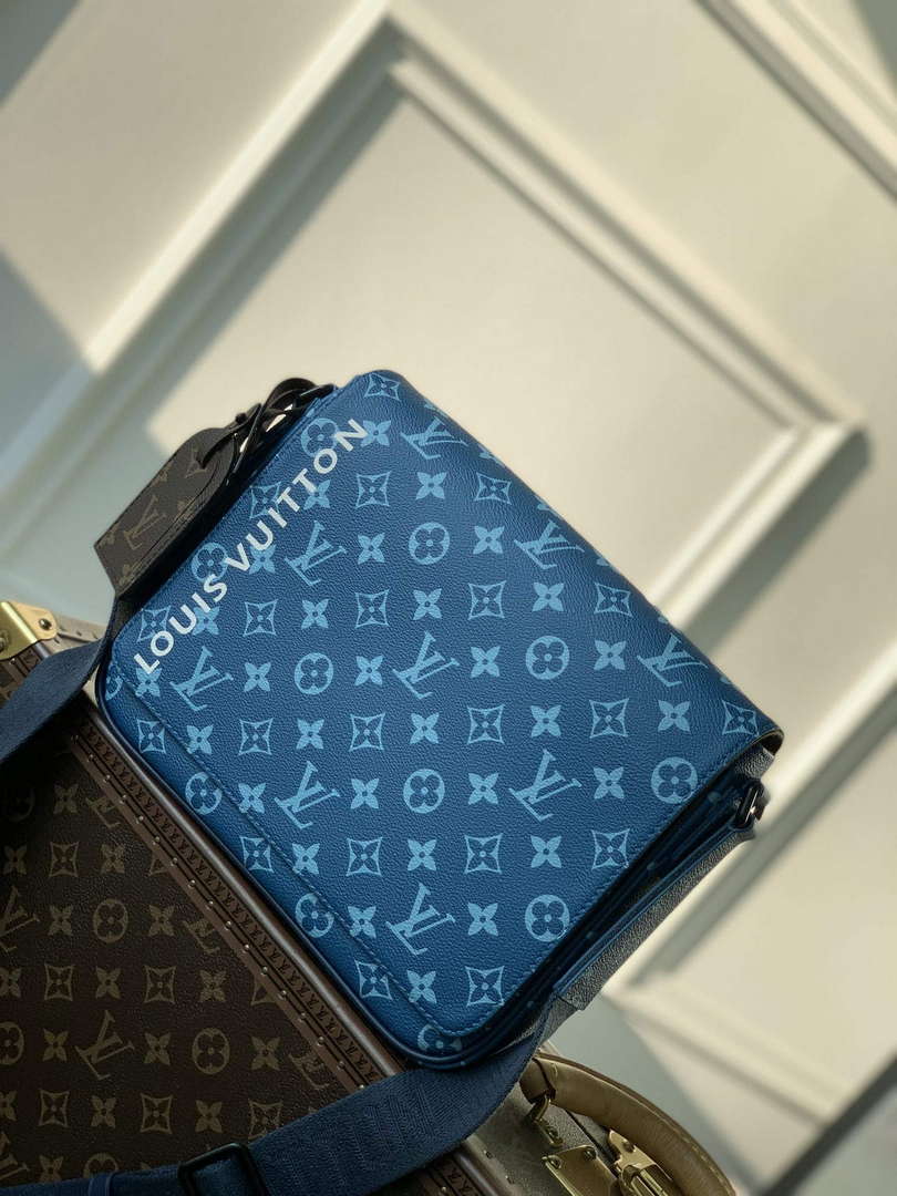 LV M23785 Louis Vuitton District PM Messenger Bag Atlantic Blue - Default Title - View 1