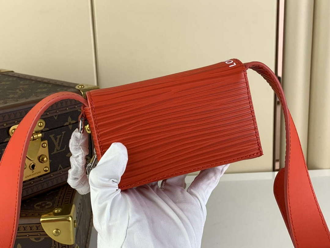 LV M23837 Louis Vuitton Micro Steamer Wallet Vermillion Red - Default Title - View 3