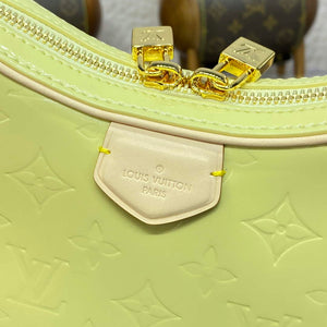 LV M24020 Louis Vuitton Croissant PM Bag Yellow - Default Title - View 5