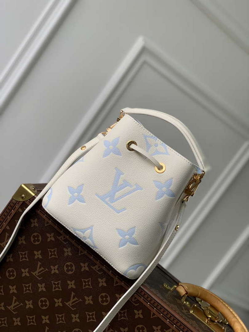 LV M24048 Louis Vuitton N¨¦oNo¨¦ BB Bucket Bag Latte White Blue