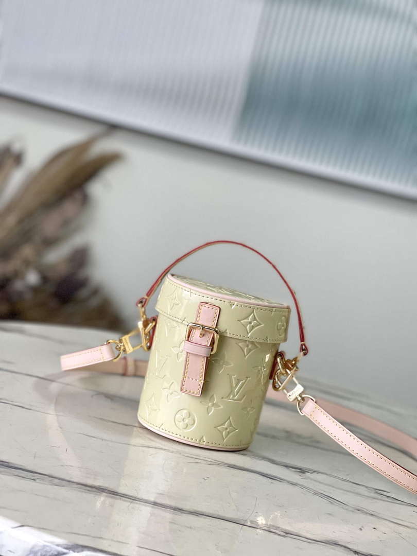 LV M24099 Louis Vuitton Astor Monogram Vernis Bag Yellow - Default Title - View 1