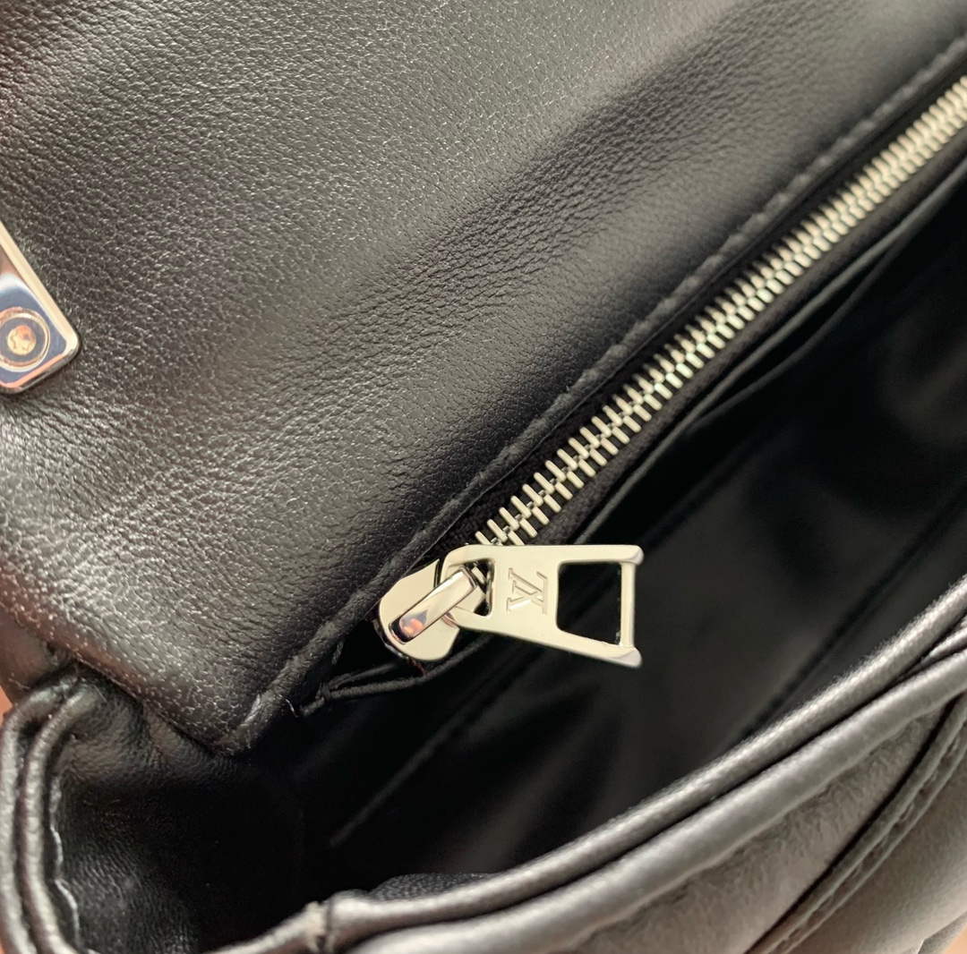 LV M24151 Louis Vuitton GO-14 MM Handbag Black - Default Title - View 7