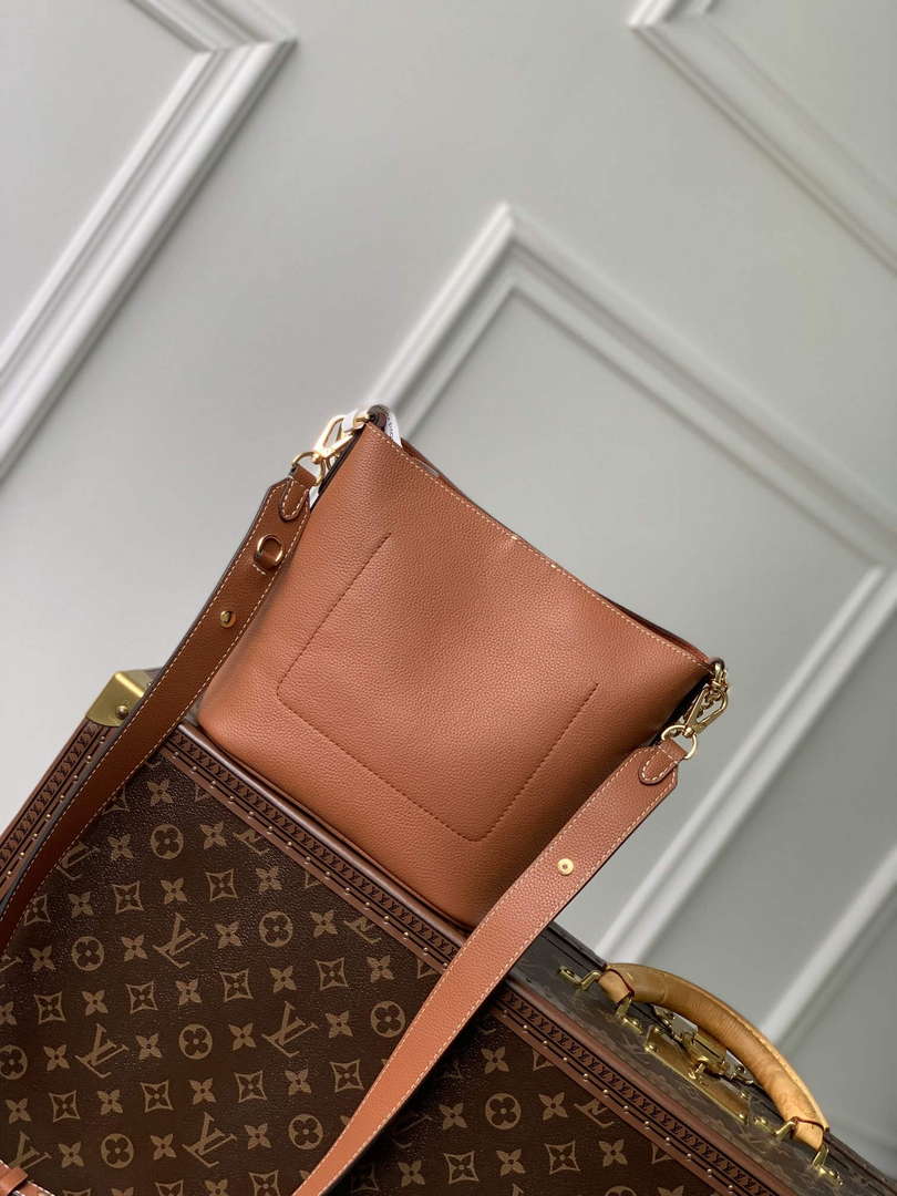 LV M24165 Louis Vuitton Lock and Walk Bucket Bag Cognac Brown - Default Title - View 3