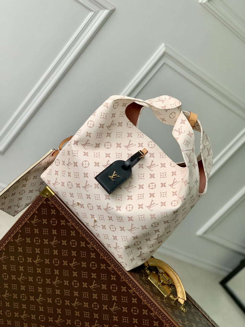 LV M24409 Louis Vuitton Atlantis GM Bag White - Default Title - View 1