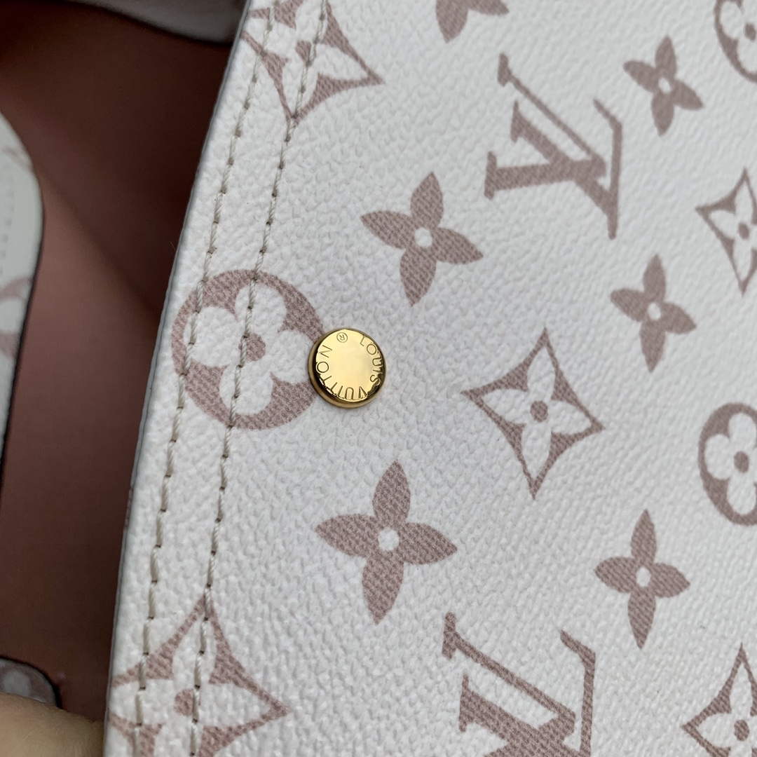 LV M24409 Louis Vuitton Atlantis GM Bag White - Default Title - View 8