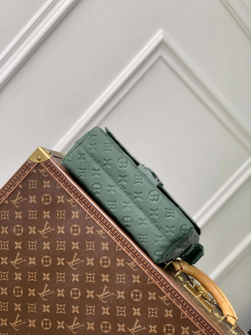 LV M24439 Louis Vuitton S-Cape Messenger Bag Forest Green - Default Title - View 4