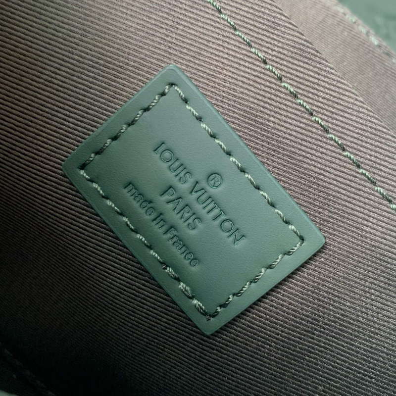 LV M24439 Louis Vuitton S-Cape Messenger Bag Forest Green