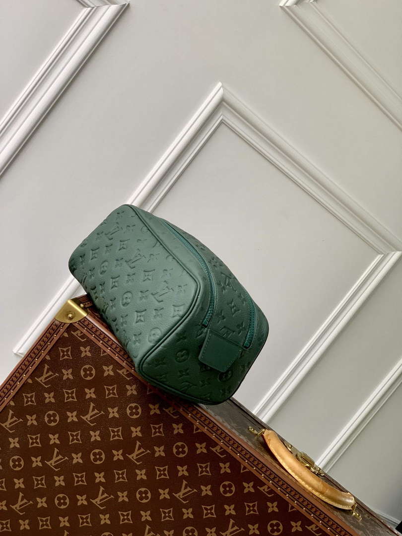 LV M24442 Louis Vuitton Dopp Kit Bag Forest Green