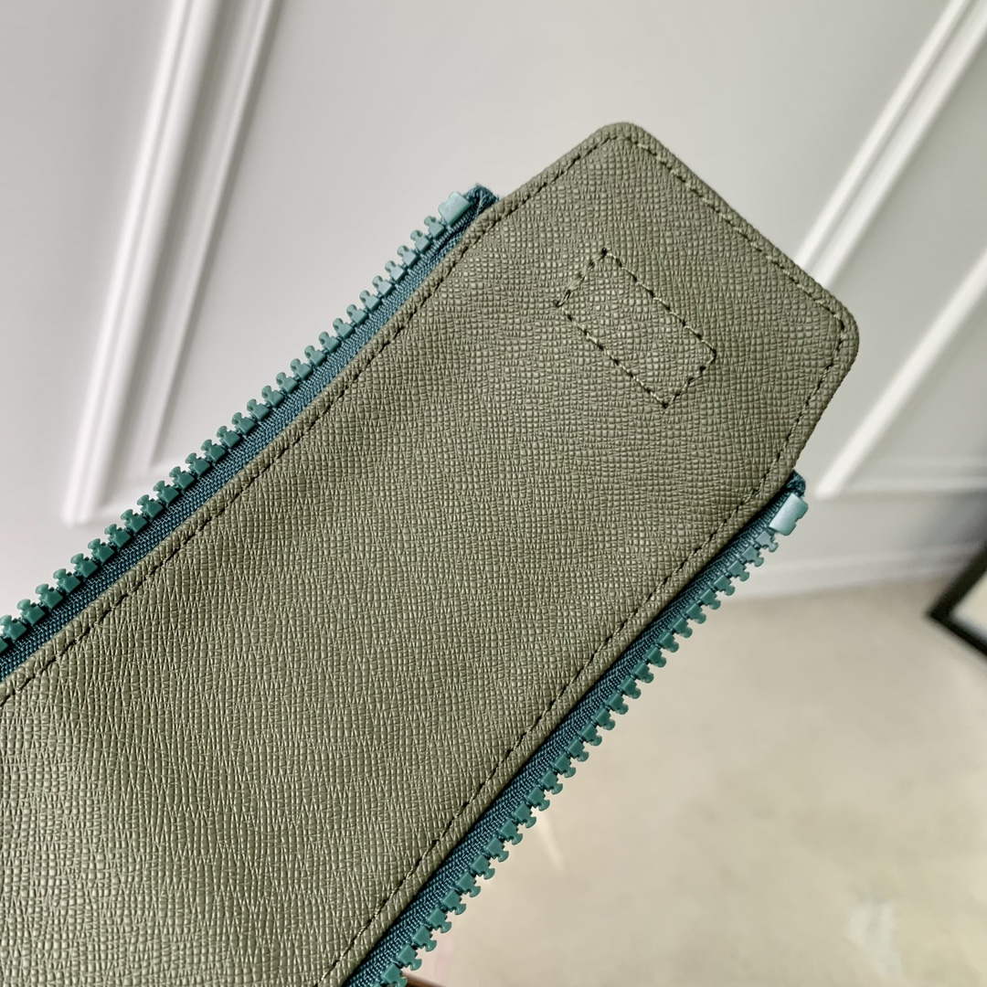 LV M24442 Louis Vuitton Dopp Kit Bag Forest Green - Default Title - View 7