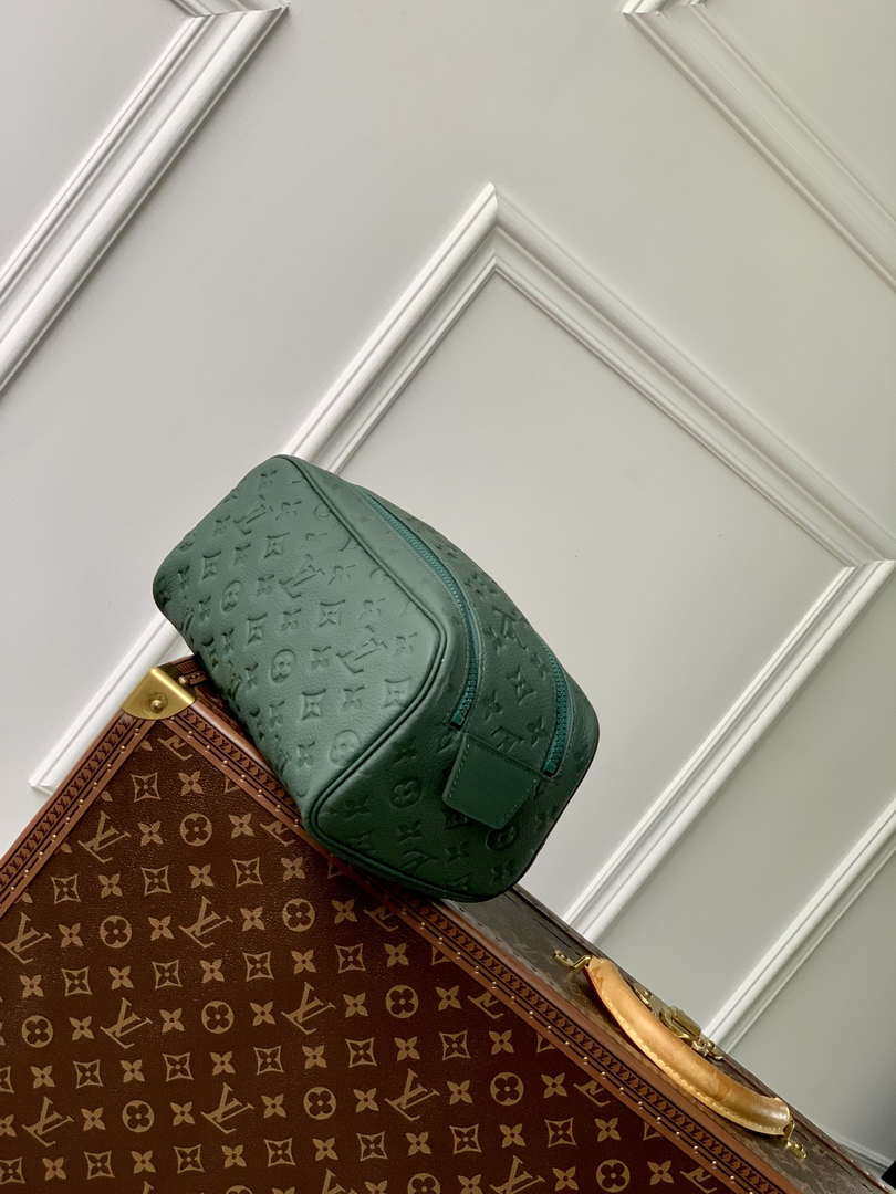 LV M24442 Louis Vuitton Locker Dopp Kit Monogram Taurillon Green