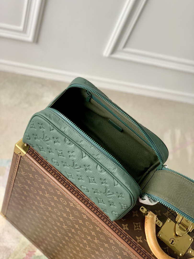 LV M24442 Louis Vuitton Locker Dopp Kit Monogram Taurillon Green