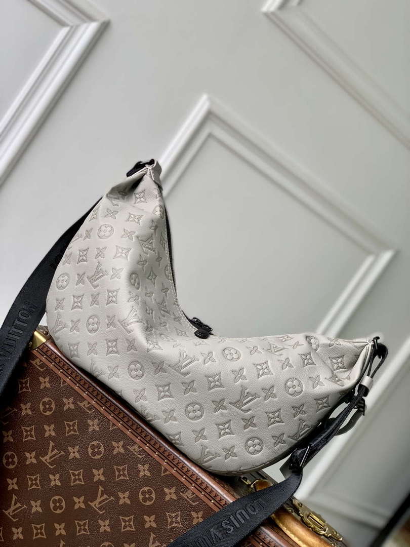 LV M24468 Louis Vuitton Hobo Hamac Bag Sand