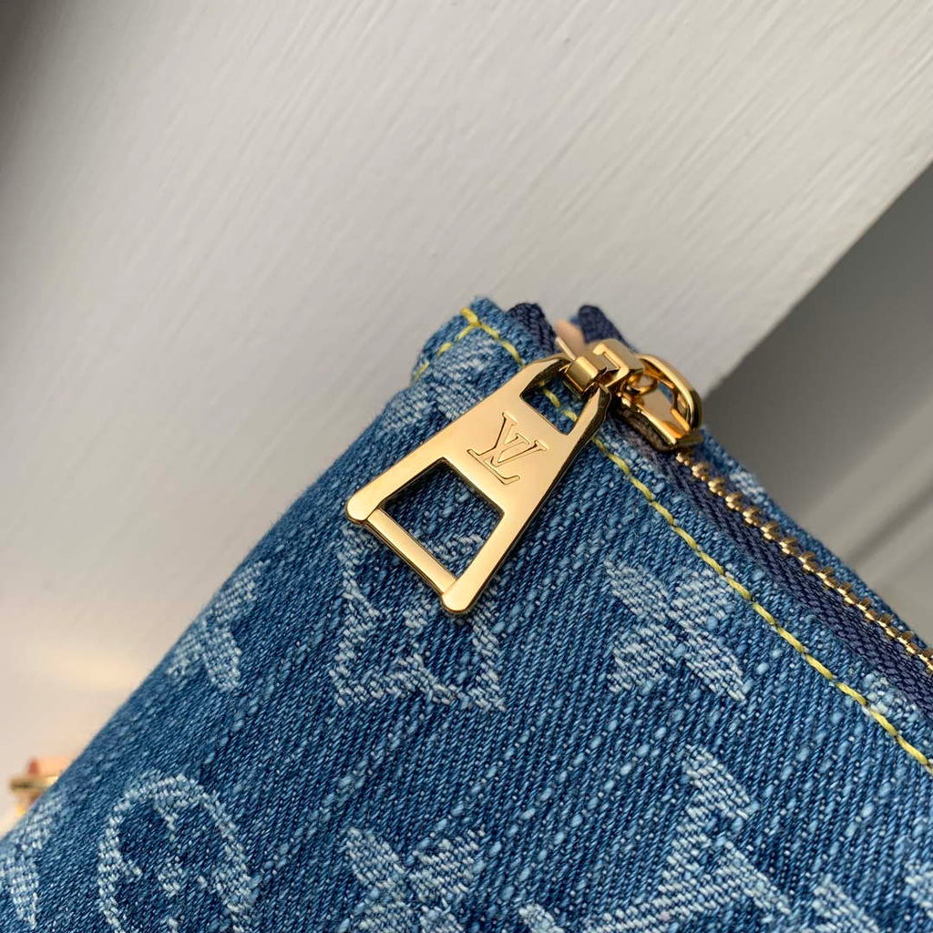LV M24564 Louis Vuitton Coussin PM Handbag lambskin Navy Blue