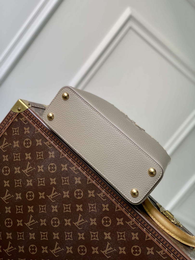 LV M24567 Louis Vuitton Capucines BB Handbag Galet