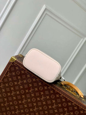 LV M24638 Louis Vuitton Lock and Walk Bucket Bag Quartz - Default Title - View 4