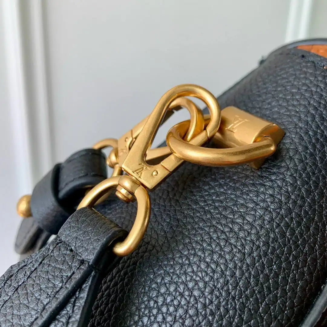 LV M24639 Louis Vuitton Soft Twist Black