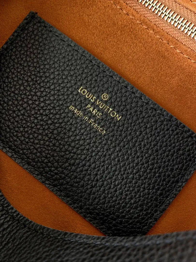 LV M24639 Louis Vuitton Soft Twist Black