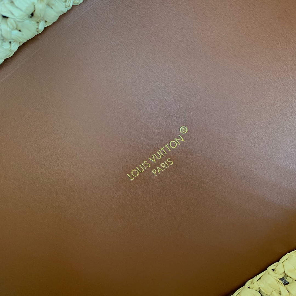 LV M24722 Louis Vuitton No¨¦ BB Bucket Bag Natural / Tan