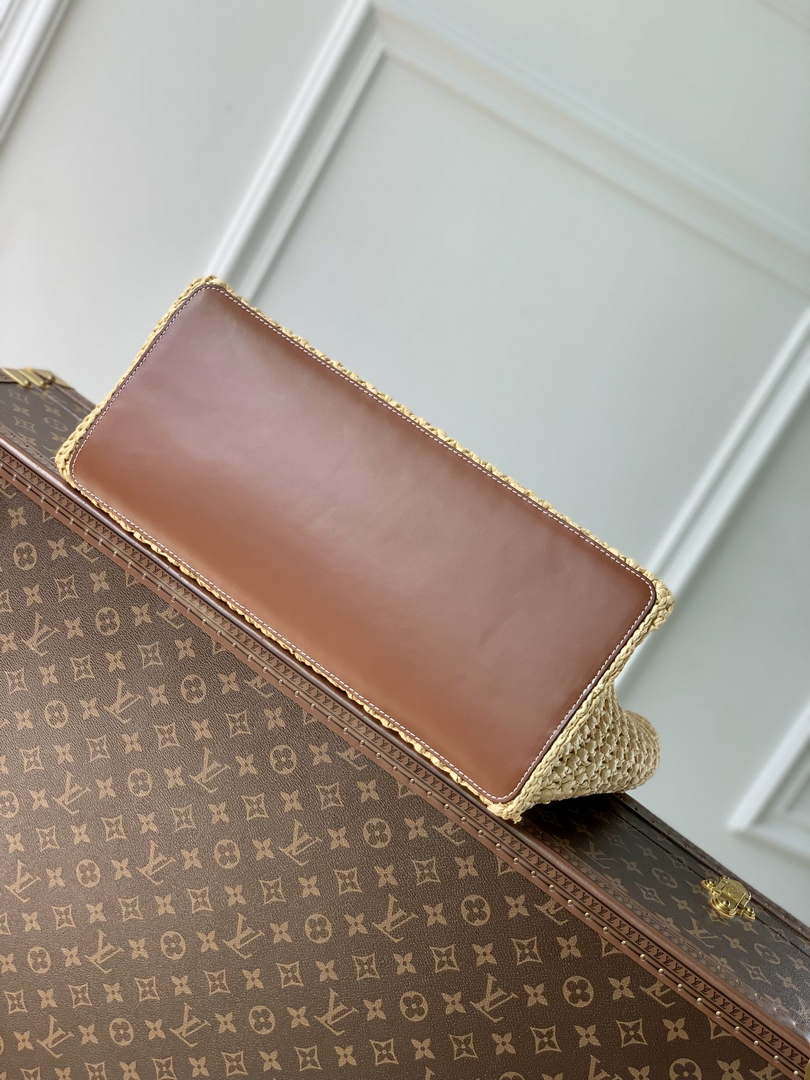 LV M24723 Louis Vuitton OnTheGo MM Bag Natural Tan