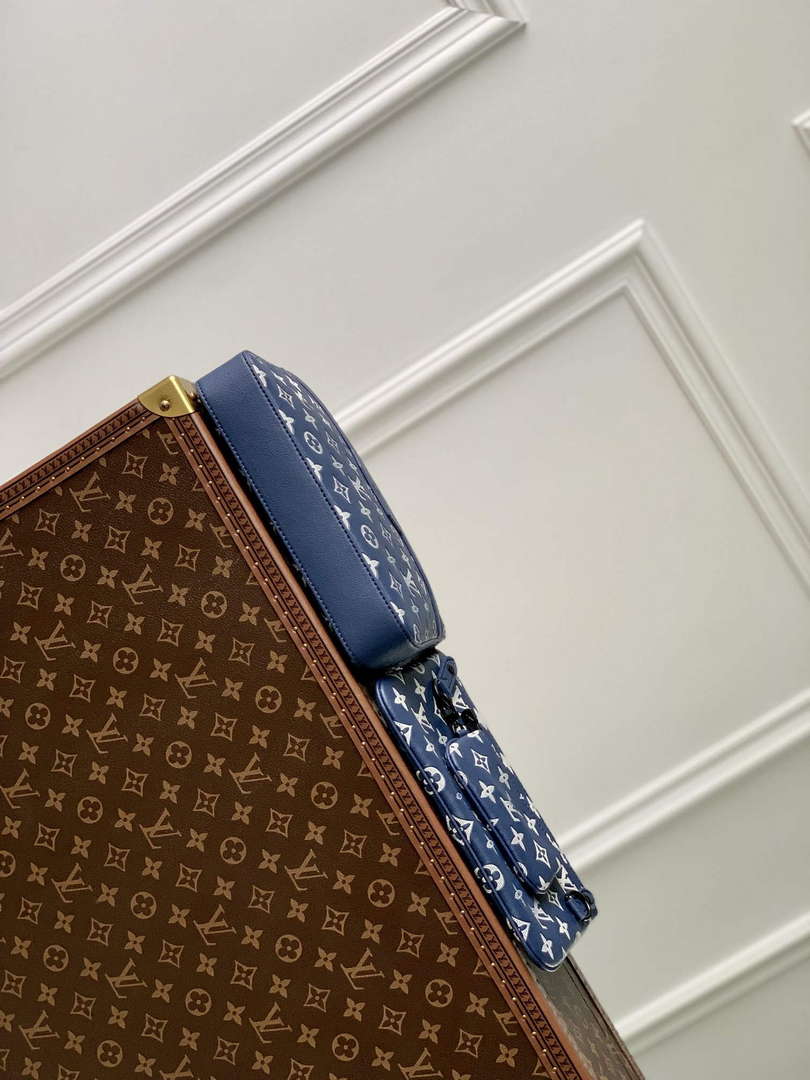 LV M24753 Louis Vuitton Trio Messenger Bag Ink Blue/White - Default Title - View 4