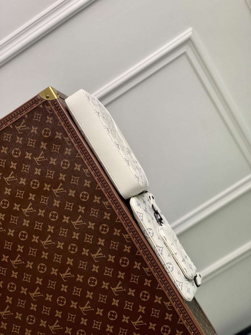 LV M24754 Louis Vuitton Trio Messenger Bag White/Navy Blue - Default Title - View 4