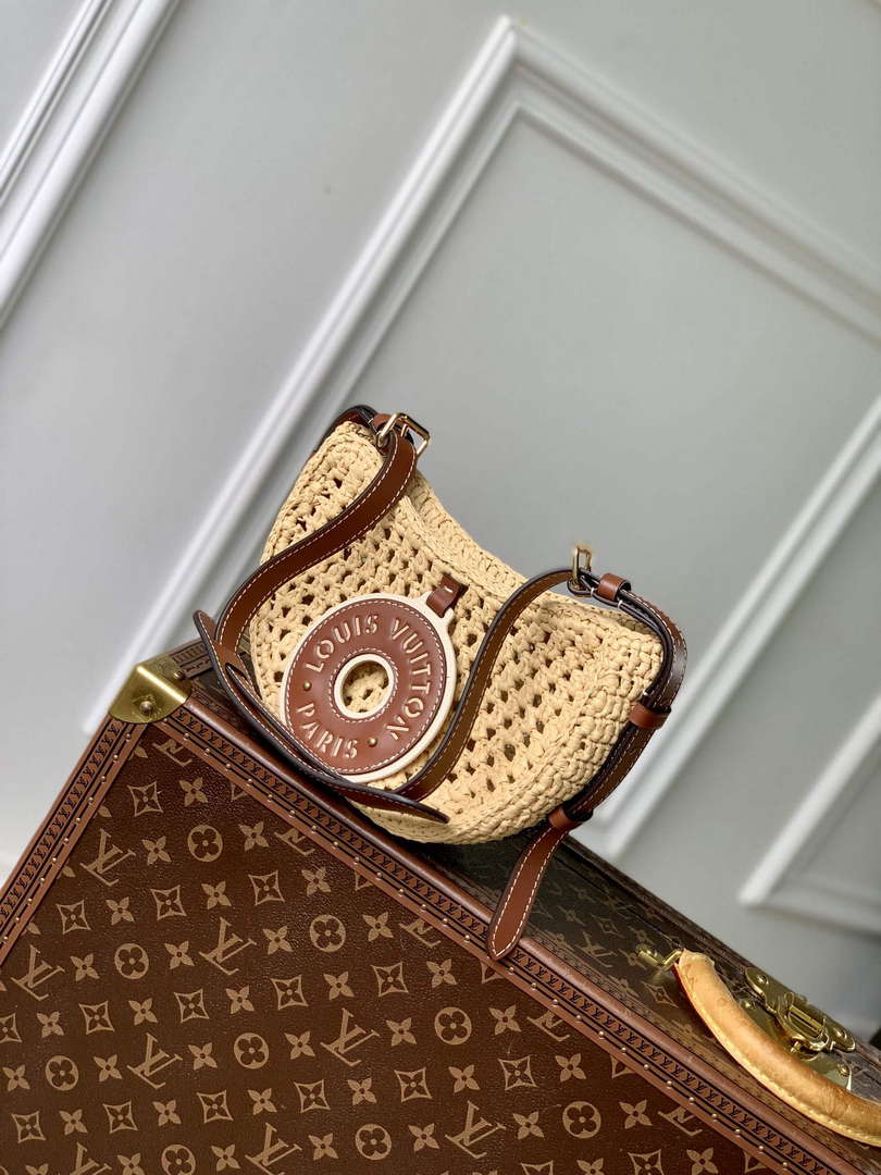 LV M24811 Louis Vuitton Croissant MM Handbag Natural/Tan - Default Title - View 3