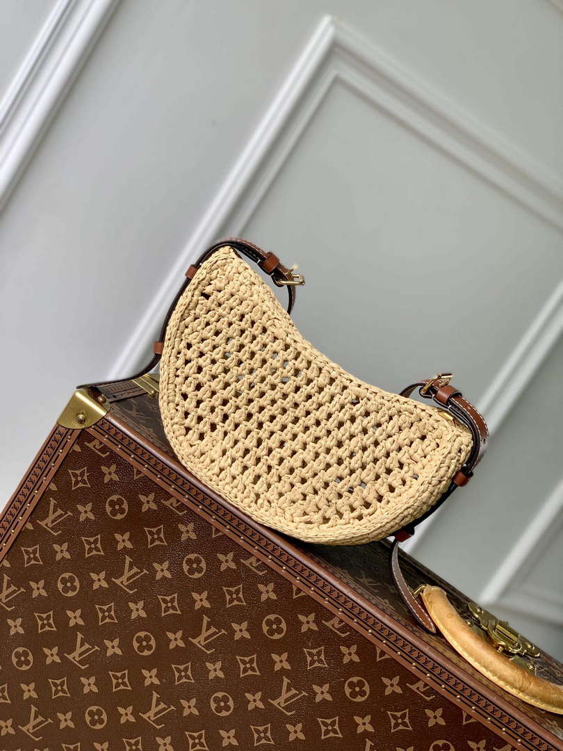 LV M24811 Louis Vuitton Croissant MM Handbag Natural/Tan - Default Title - View 4