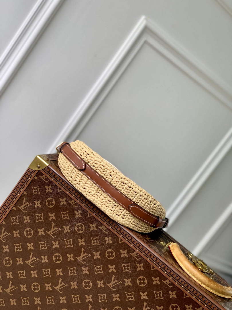 LV M24811 Louis Vuitton Croissant MM Handbag Natural/Tan