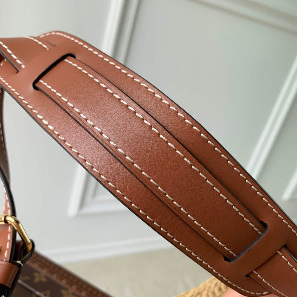 LV M24811 Louis Vuitton Croissant MM Handbag Natural/Tan