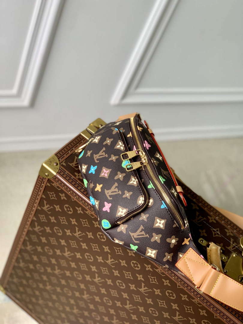 LV M24858 Louis Vuitton Rush Bumbag Chocolate