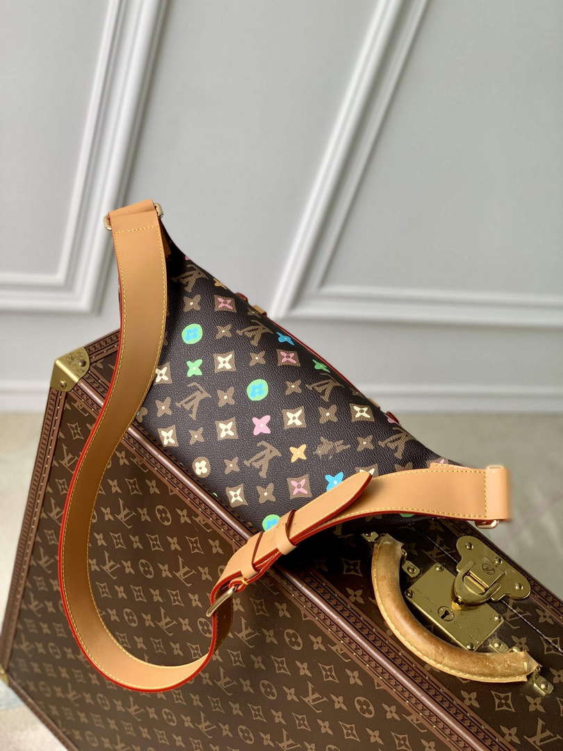 LV M24858 Louis Vuitton Rush Bumbag Chocolate