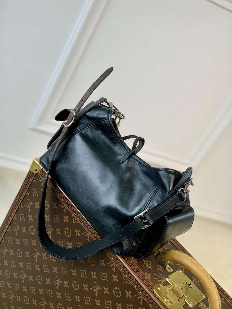LV M24861 Louis Vuitton CarryAll Cargo PM Bag Black