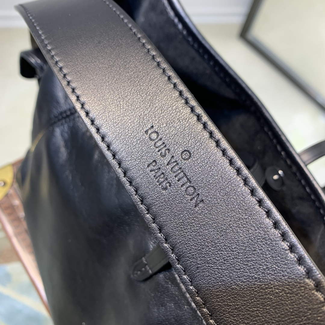 LV M24861 Louis Vuitton CarryAll Cargo PM Bag Black
