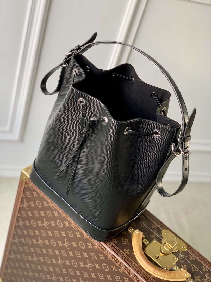 LV M24932 Louis Vuitton No¨¦ MM Bucket Bag Black