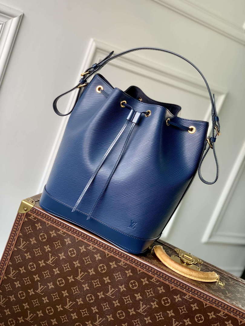LV M24932 Louis Vuitton No¨¦ MM Bucket Bag Blue