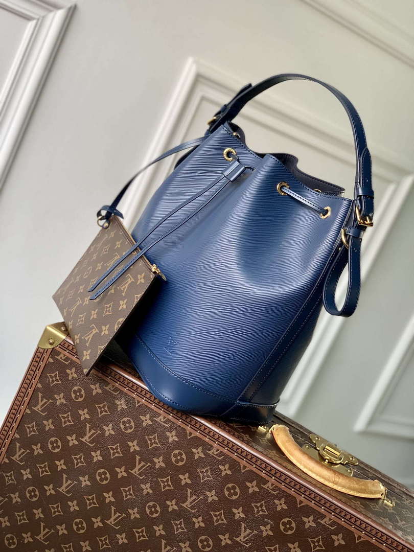LV M24932 Louis Vuitton No¨¦ MM Bucket Bag Blue