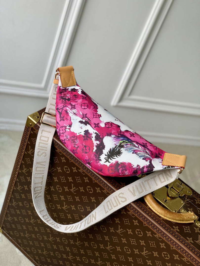 LV M24987 Louis Vuitton Rush Bumbag Pink