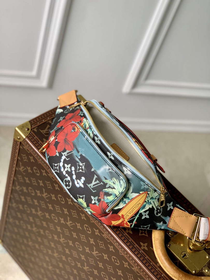 LV M24992 Louis Vuitton Rush Bumbag Navy Blue