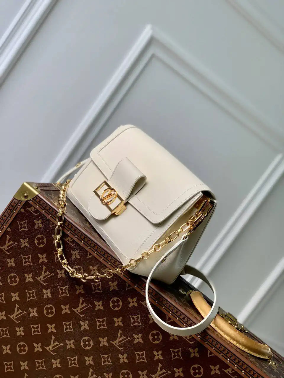LV M25050 Louis Vuitton Dauphine Soft MM Bag White