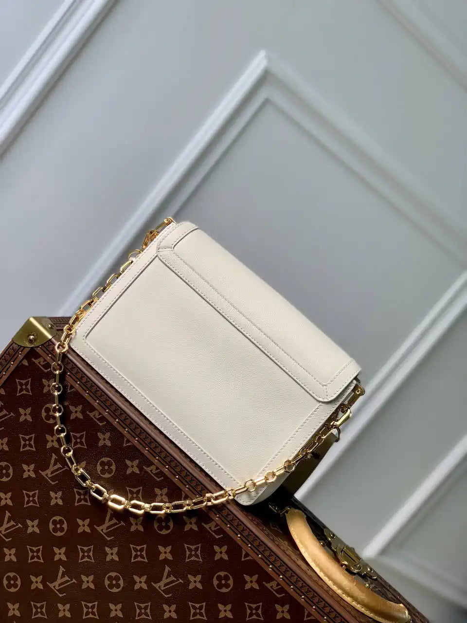 LV M25050 Louis Vuitton Dauphine Soft MM Bag White