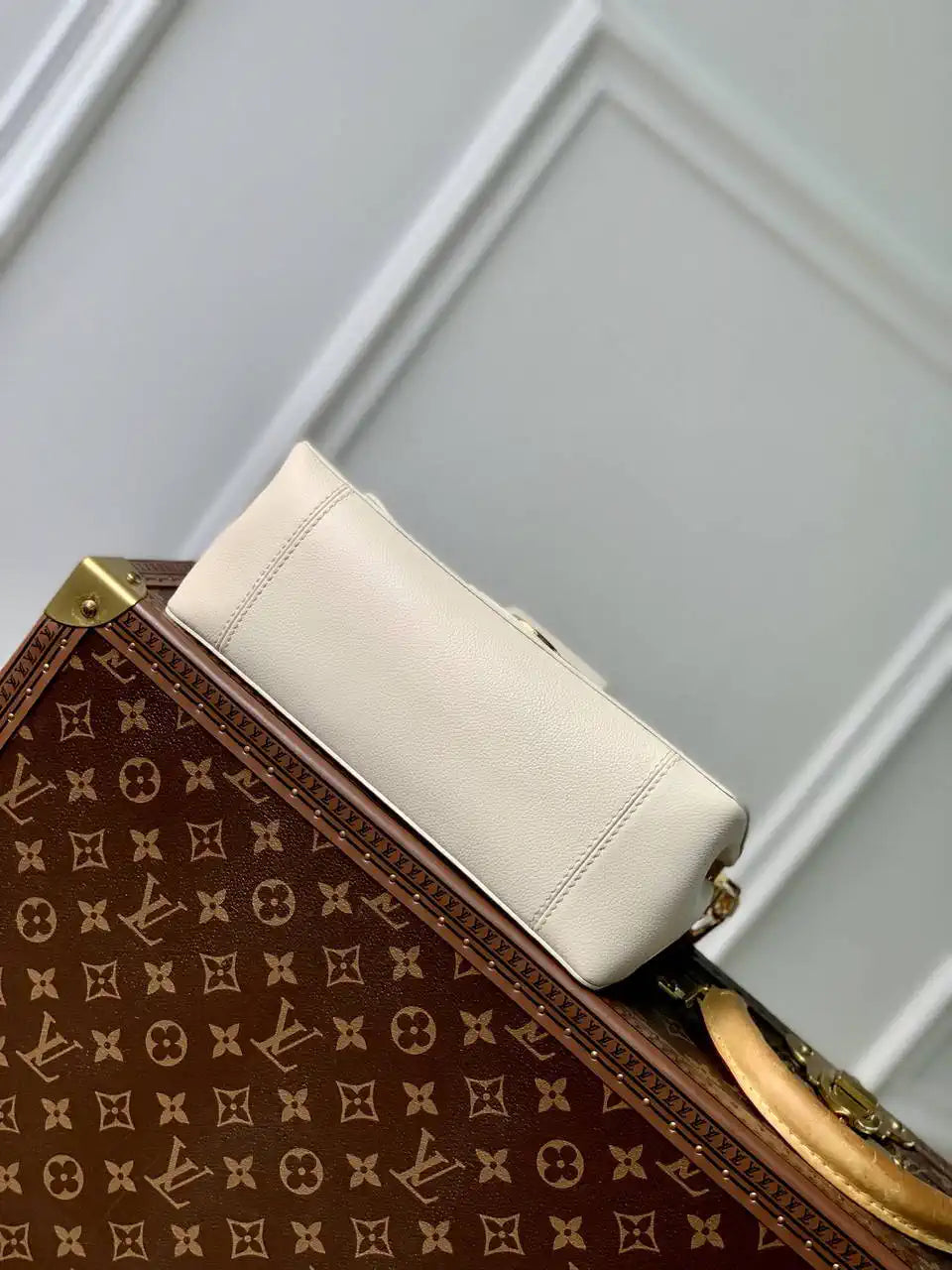 LV M25050 Louis Vuitton Dauphine Soft MM Bag White