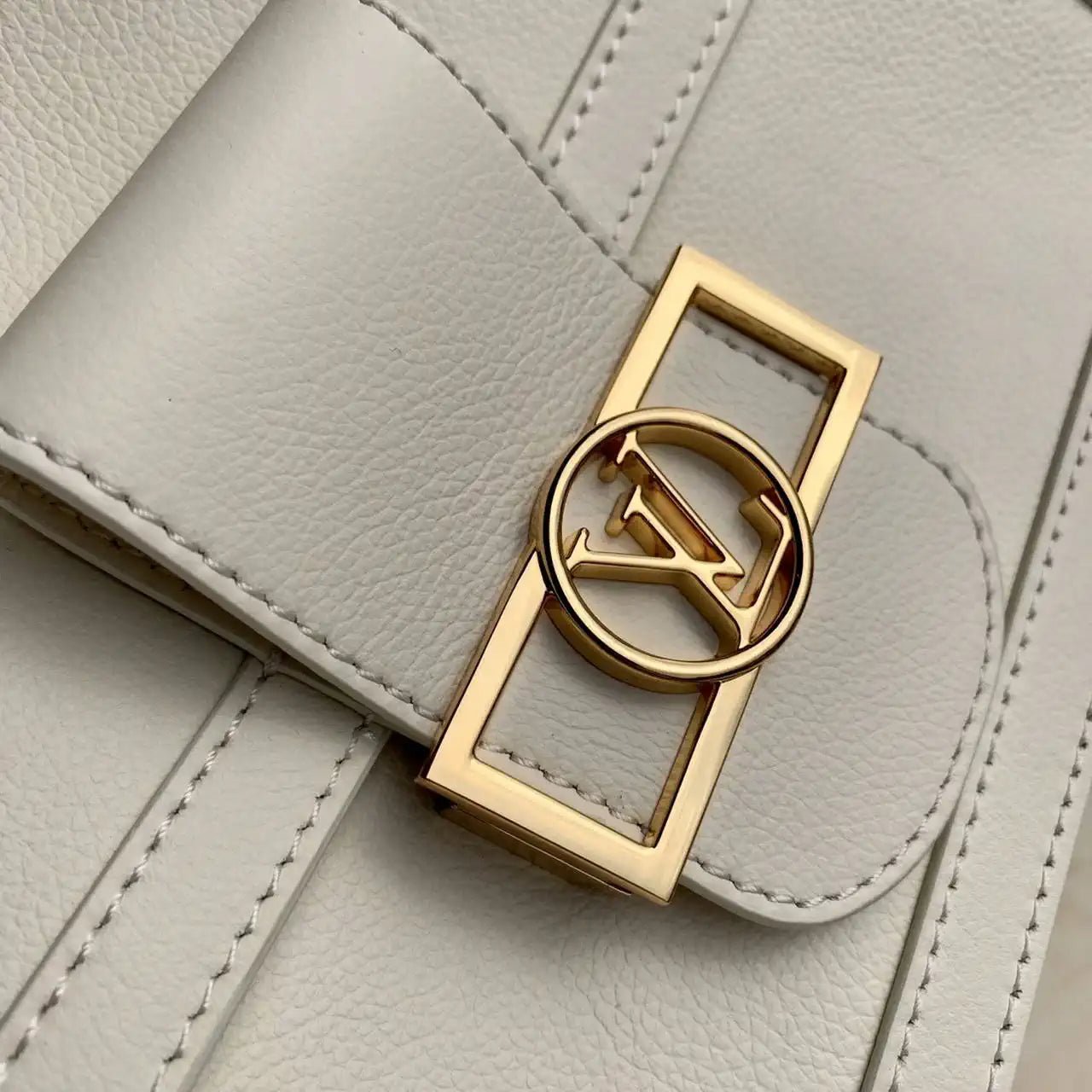 LV M25050 Louis Vuitton Dauphine Soft MM Bag White