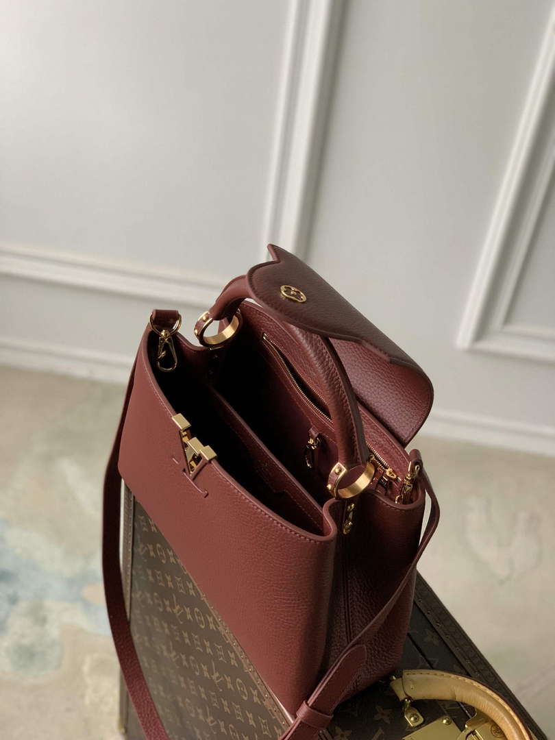 LV M25128 Louis Vuitton Capucines Mini Handbag Griotte Red