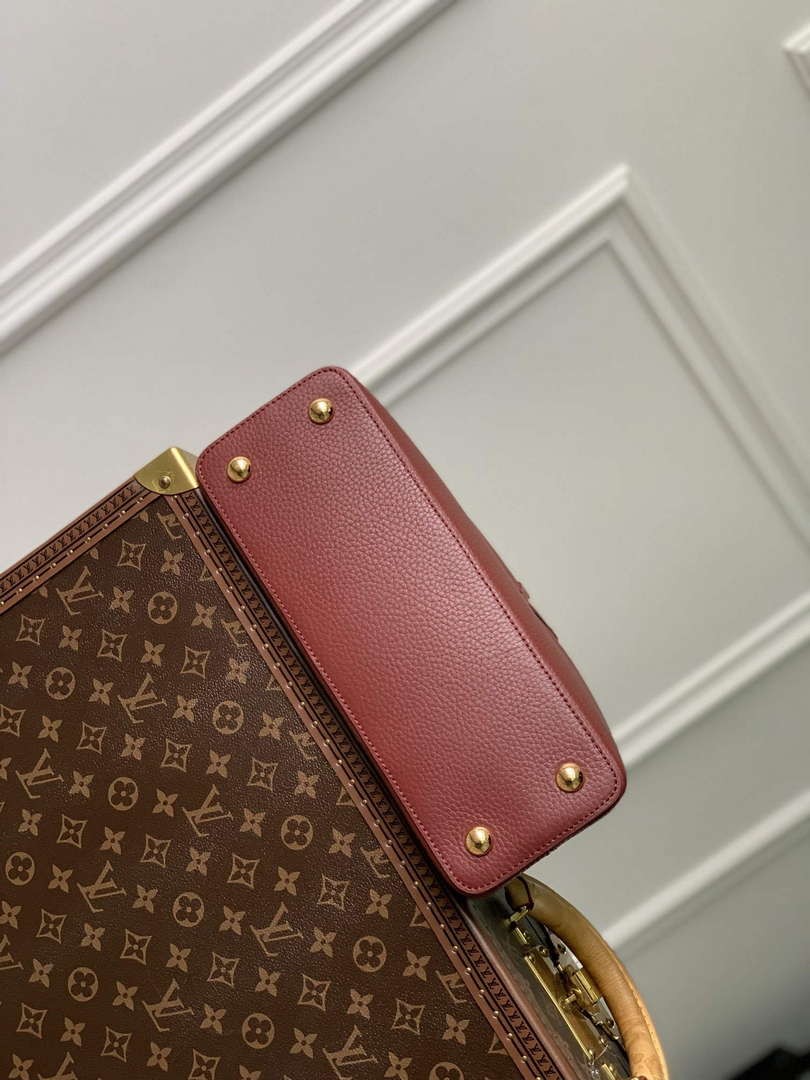 LV M25128 Louis Vuitton Capucines MM Handbag Griotte Red