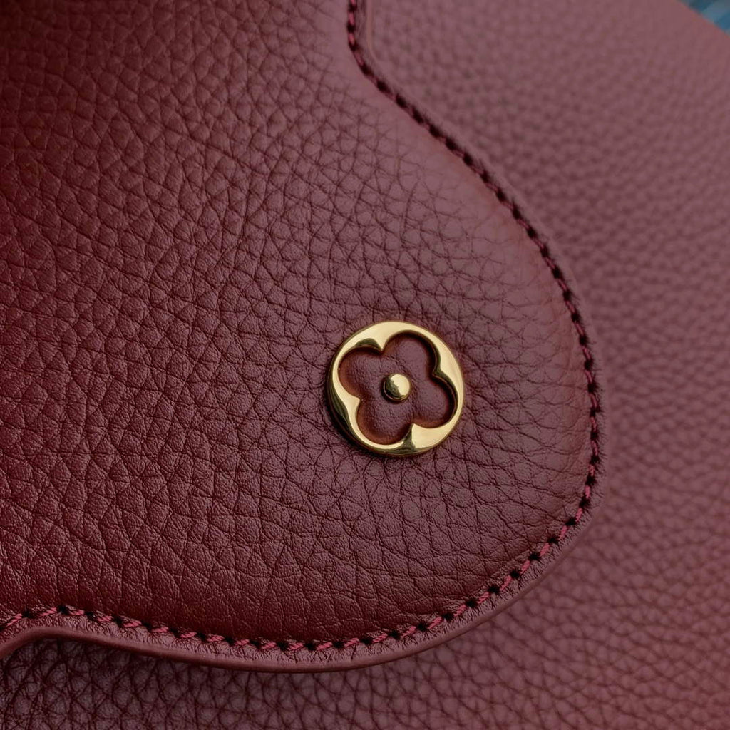 LV M25128 Louis Vuitton Capucines MM Handbag Griotte Red
