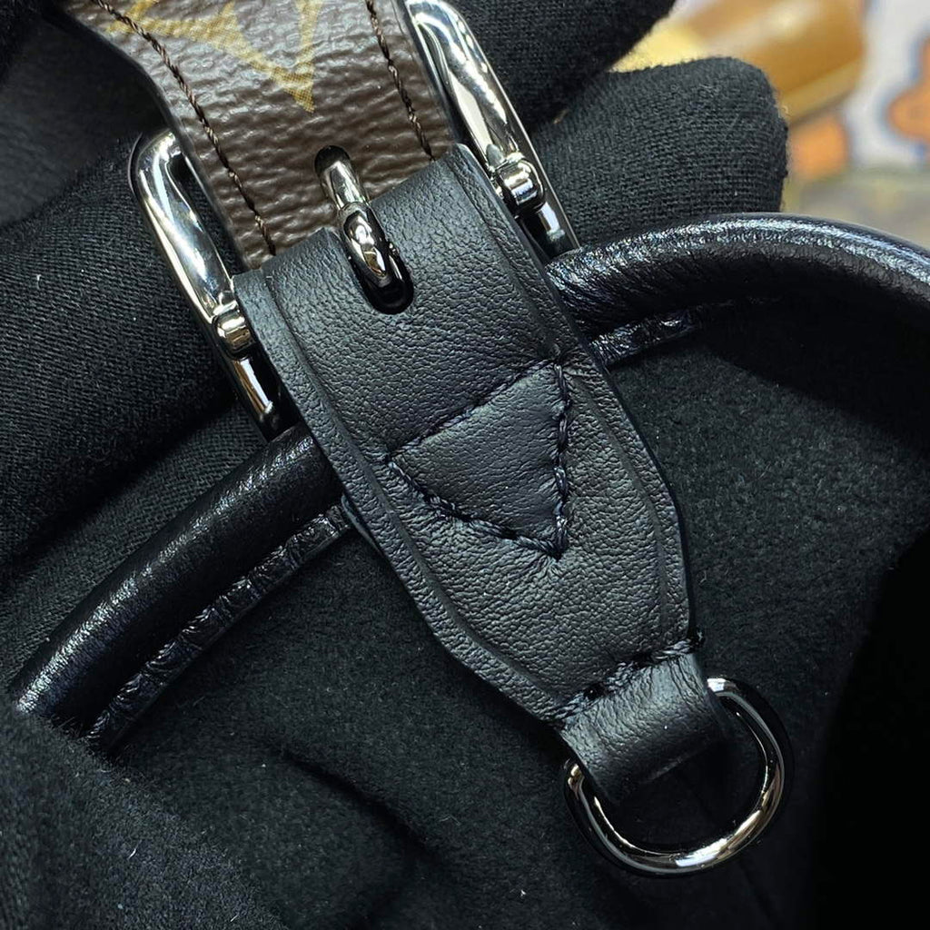 LV M25143 Louis Vuitton CarryAll Dark MM Bag Black