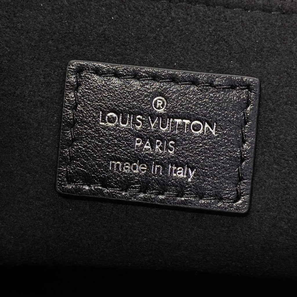 LV M25143 Louis Vuitton CarryAll Dark MM Bag Black
